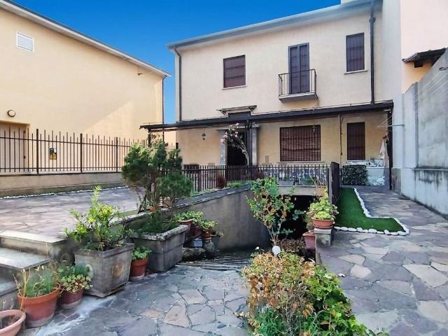 Casa in vendita a Locate di Triulzi, Lombardia