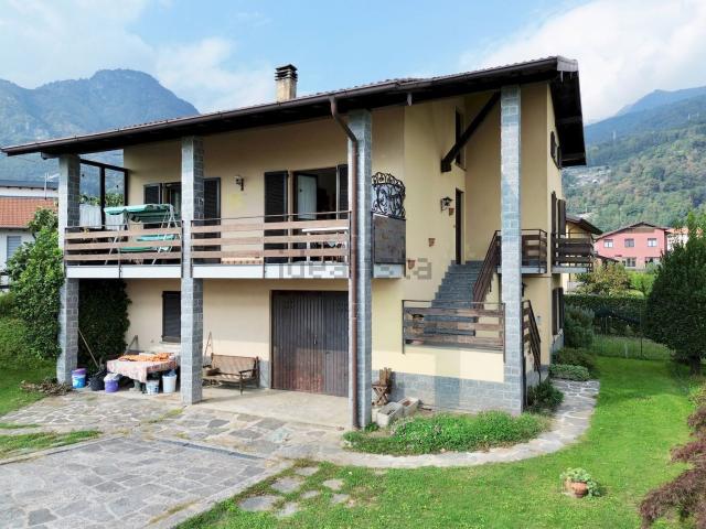 Casa in vendita a Mossanzonico, Dongo