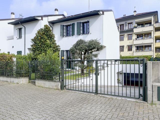 Casa in vendita a Biassono, Monza e della Brianza