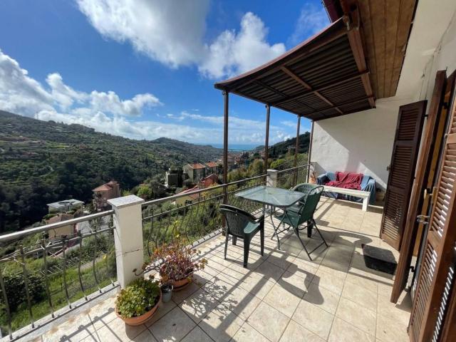 Casa in vendita a Vallebona, Liguria
