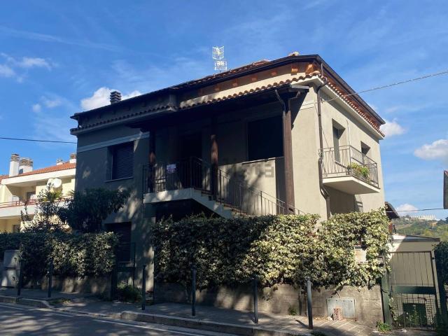 Casa in vendita a Scapriano, Teramo