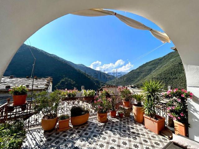 Casa in vendita a Montalto Ligure, Liguria