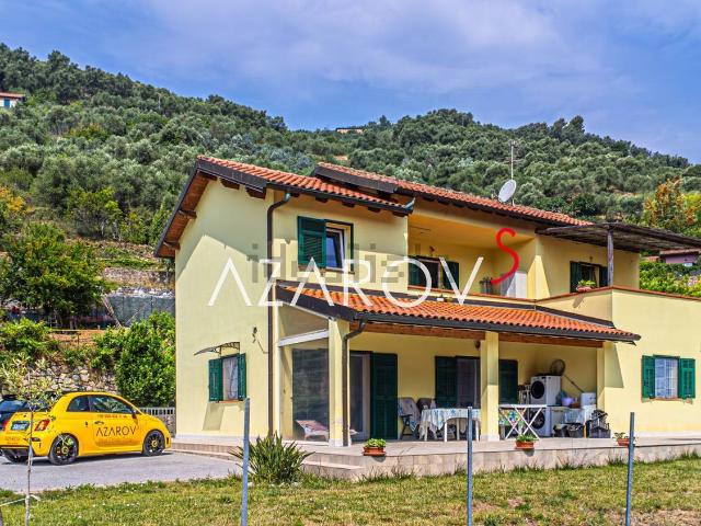 Casa in vendita a Dolceacqua, Liguria