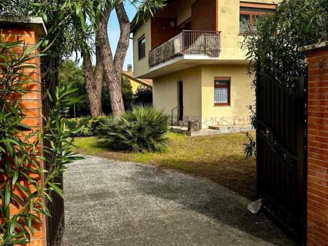 Casa in vendita a Colle Romito, Roma Capitale