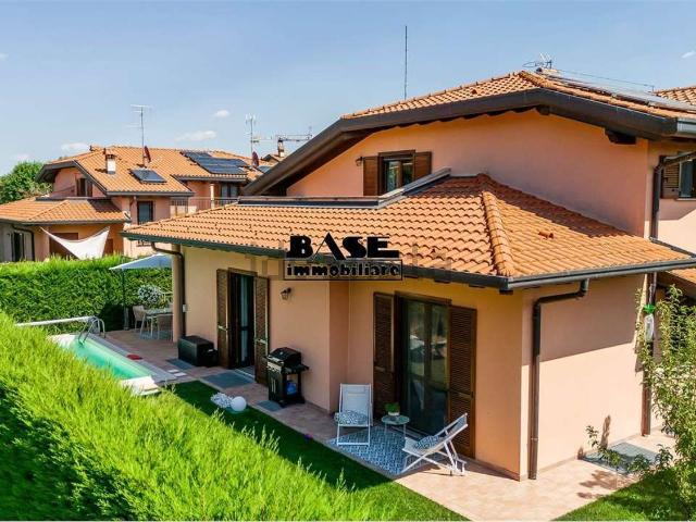 Casa in vendita a Cadorago, Lombardia
