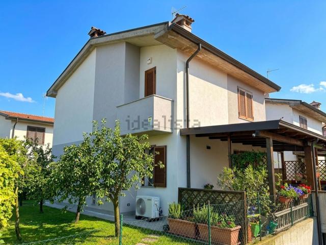 Casa in vendita a Casirate D'adda, Lombardia