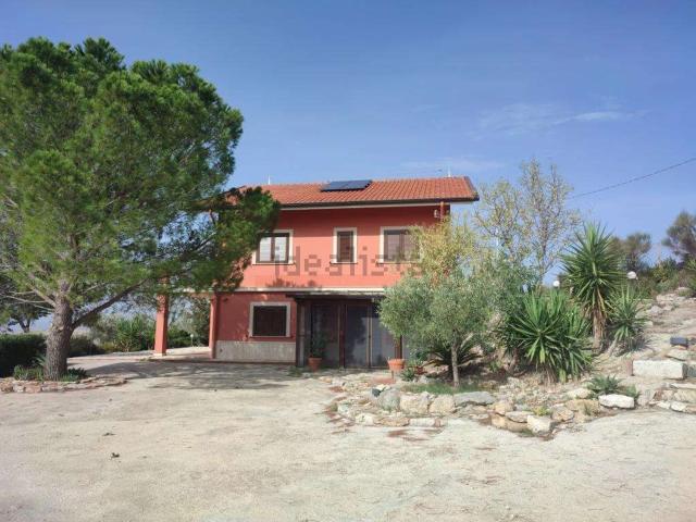 Casa in vendita a Caltanissetta, Sicilia
