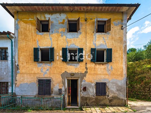 Casa in vendita a Le Grazie, Pistoia