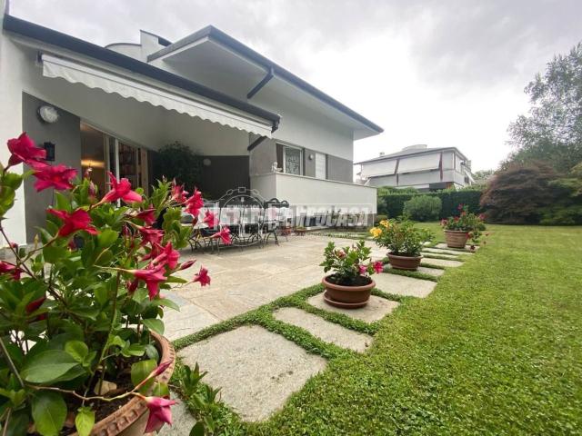 Casa in vendita a Montorfano, Lombardia