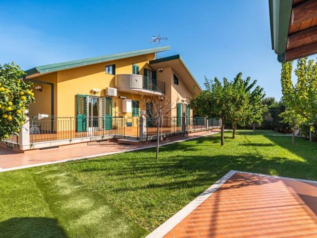 Casa in vendita a Acireale, Sicilia