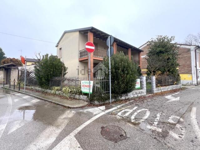 Casa in vendita a Acquanegra Sul Chiese, Lombardia