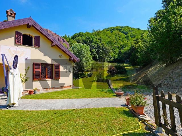 Casa in vendita a Campomorone, Liguria