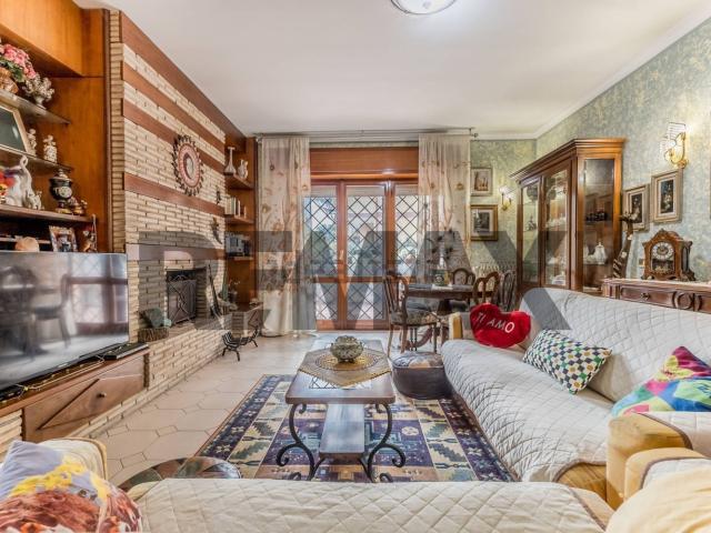 Casa in vendita a Stagni di Ostia, Roma Capitale