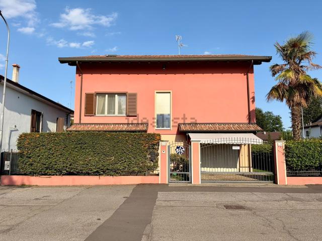 Casa in vendita a Mortara, Pavia