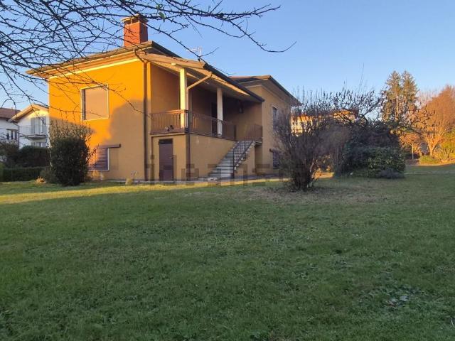 Casa in vendita a Comunità Montana del Piambello, Cantello