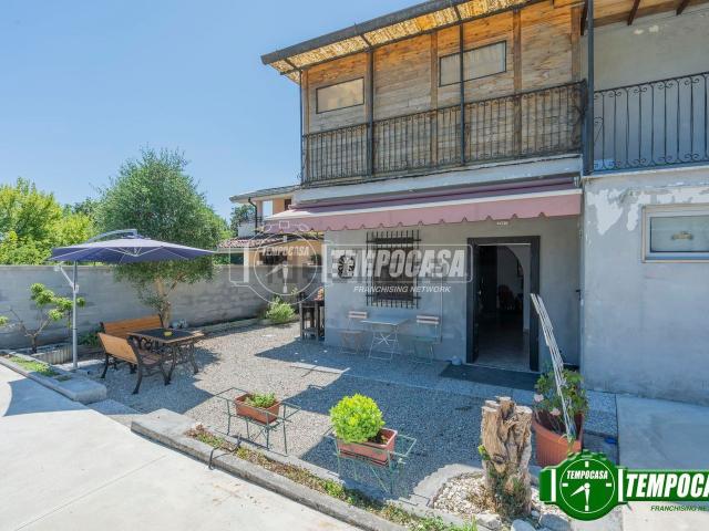 Casa in vendita a Carpiano, Lombardia
