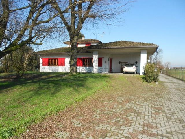 Casa in vendita a Pandino, Lombardia