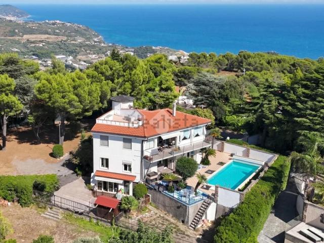 Casa in vendita a Cipressa, Liguria