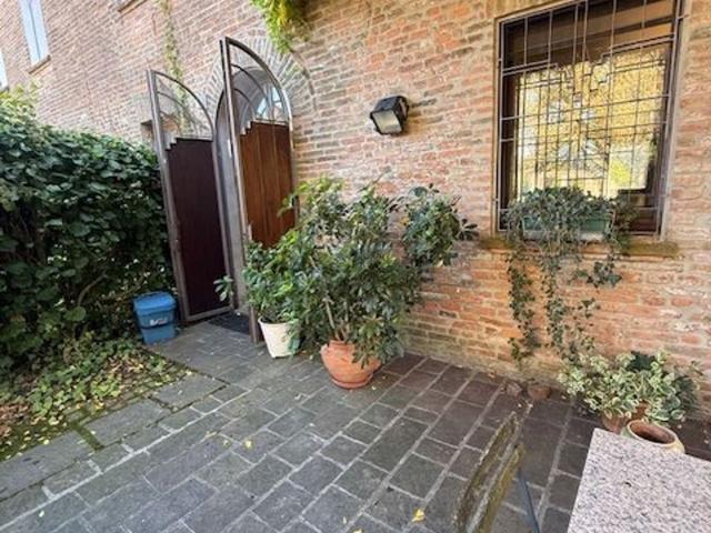 Casa in vendita a Ferrara, Reggio Emilia