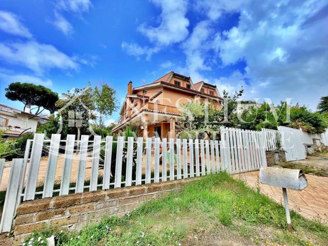 Casa in vendita a Roma Capitale, Lazio