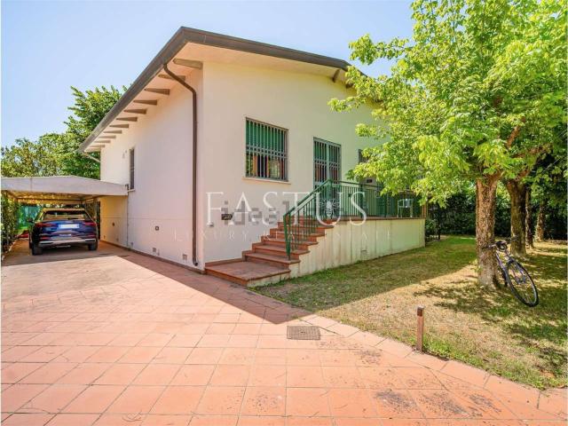 Casa in vendita a Tonfano, Toscana
