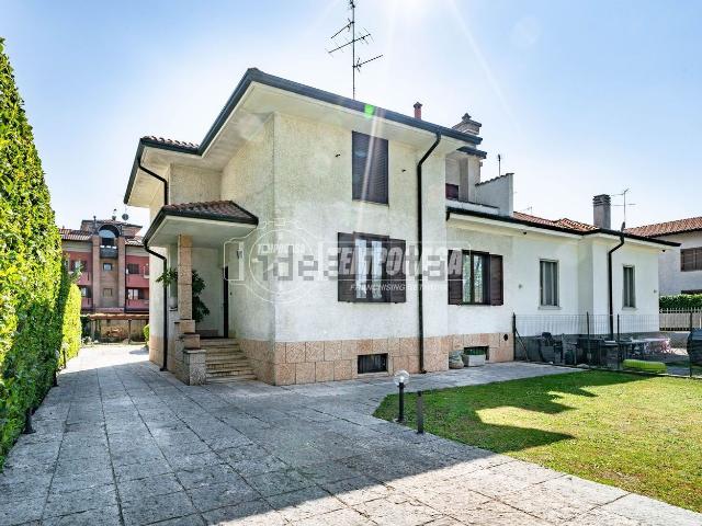 Casa in vendita a Cassina Pertusella, Caronno Pertusella