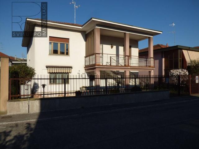 Casa in vendita a Paullo, Lombardia