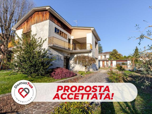 Casa in vendita a Venegono Inferiore, Lombardia