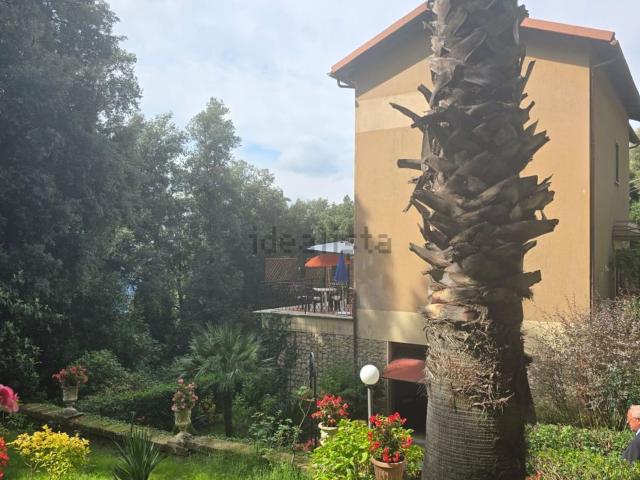 Casa in vendita a Poggio Catino, Lazio