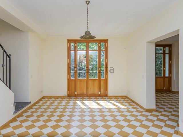Casa in vendita a Brunate, Lombardia