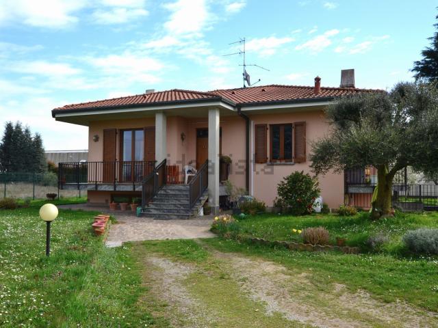 Casa in vendita a Bernareggio, Lombardia