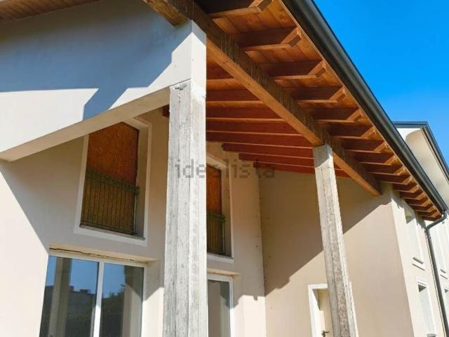 Casa in vendita a Unione Comuni Modenesi Area Nord, Mirandola