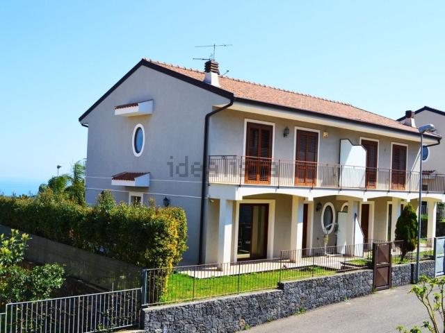 Casa in vendita a Santa Venerina, Sicilia
