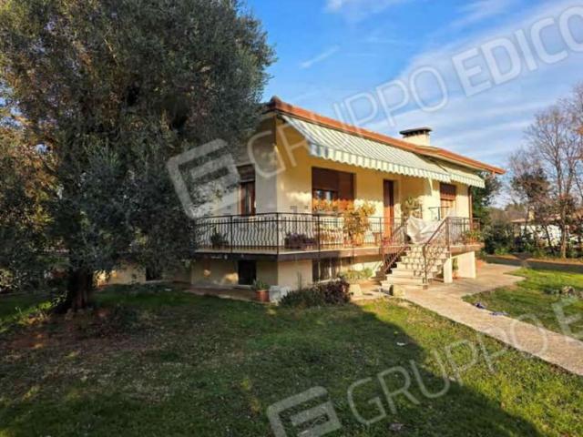 Casa in vendita a Volpago Del Montello, Veneto