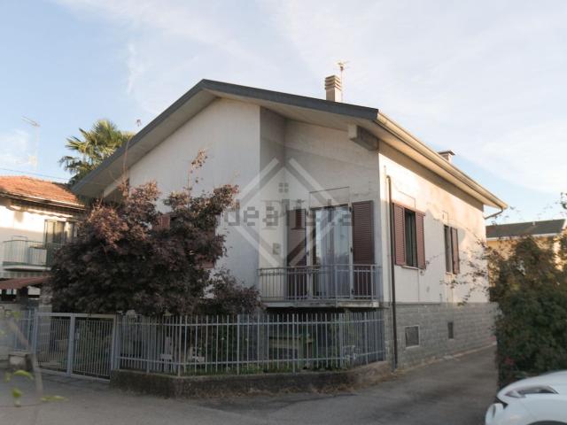 Casa in vendita a Gurone, Malnate
