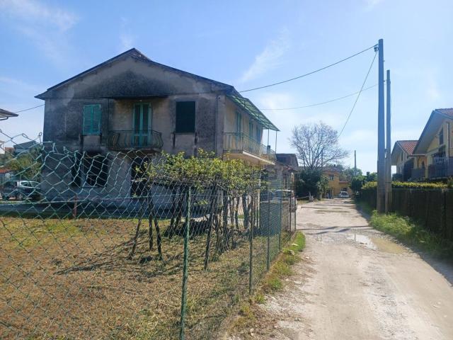 Casa in vendita a Poggiolo, Marina Di Massa