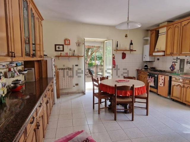 Casa in vendita a Poggio Moiano, Rieti