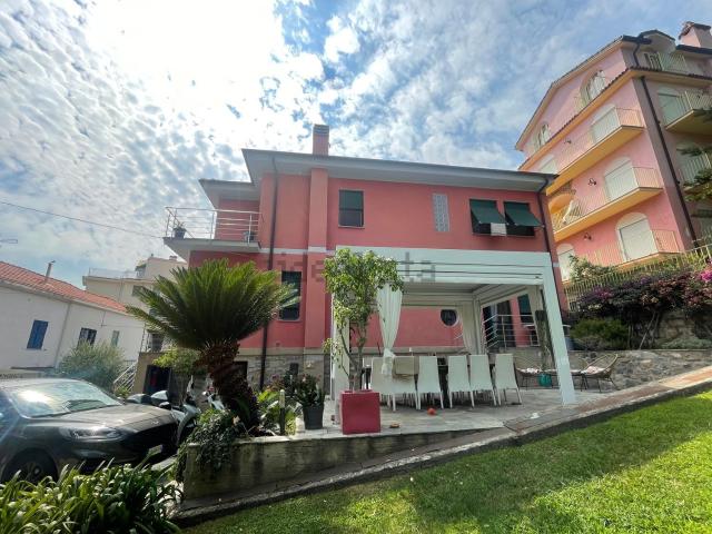 Casa in vendita a Poggio di Sanremo, San Remo