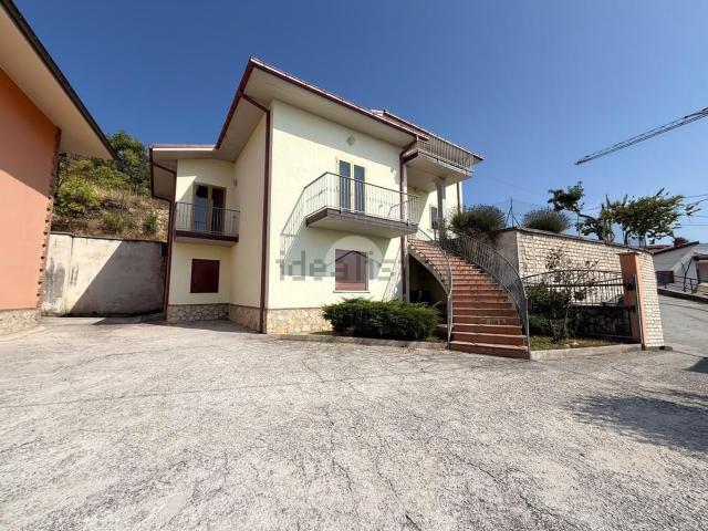 Casa in vendita a Scoppito, Abruzzo