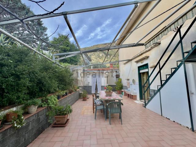 Casa in vendita a Caccamo, Sicilia