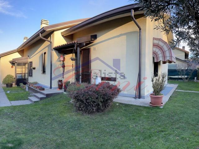 Casa in vendita a Galbiate, Lombardia