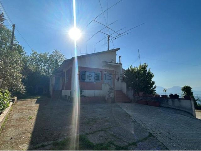 Casa in vendita a Sant'angelo A Cupolo, Campania