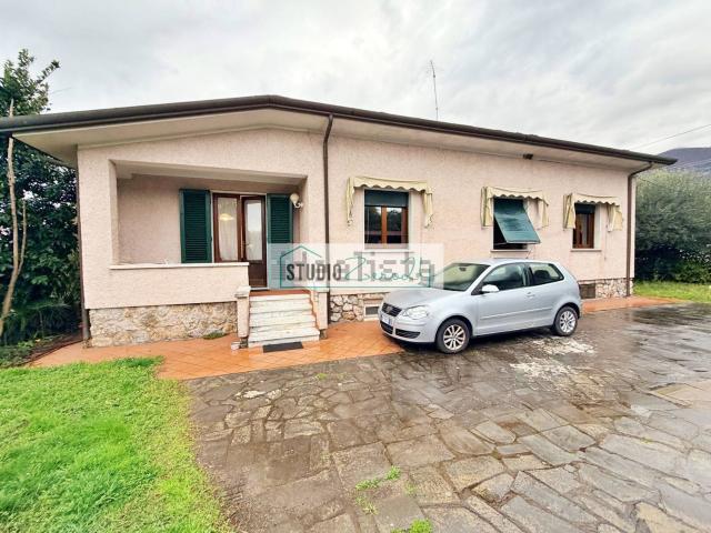 Casa in vendita a Seravezza, Toscana