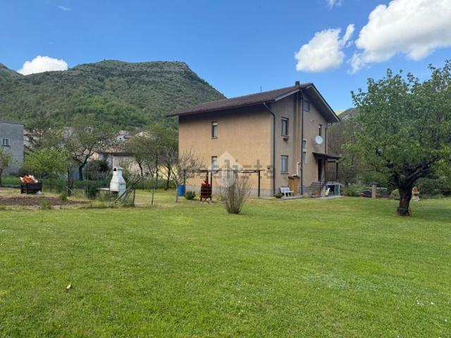 Casa in vendita a Scheggia e Pascelupo, Isola Fossara