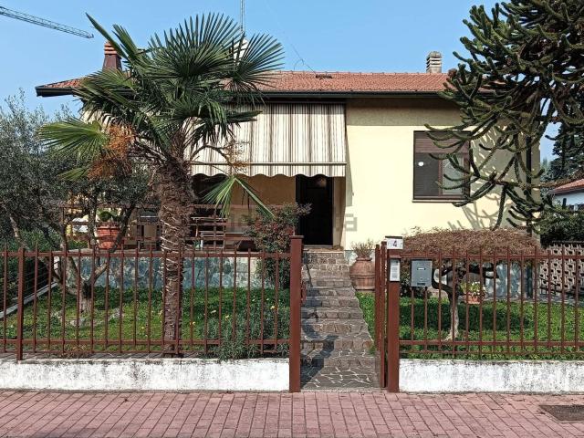Casa in vendita a Assago, Milano