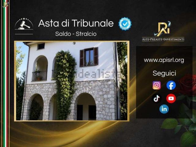 Casa in vendita a Toffia, Lazio