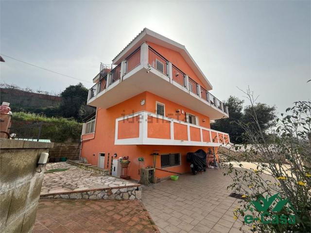 Casa in vendita a Venetico, Sicilia