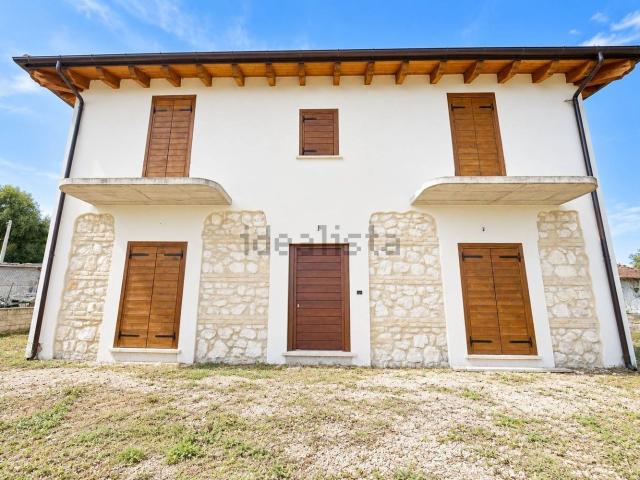 Casa in vendita a Borgo Via Nuova, Avezzano