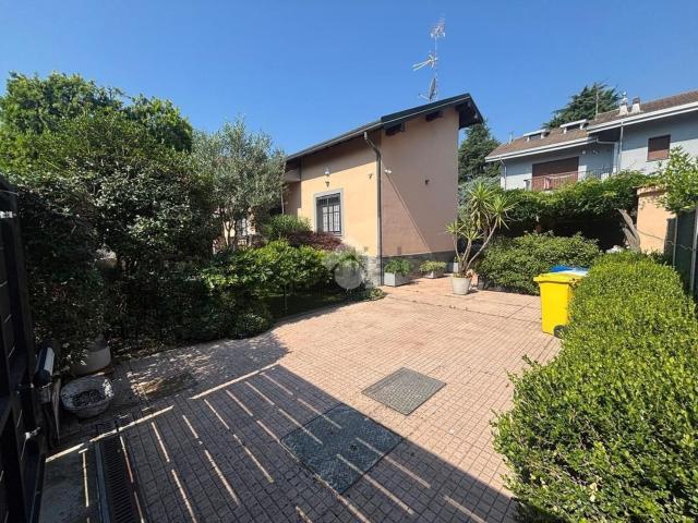 Casa in vendita a Rho, Lombardia