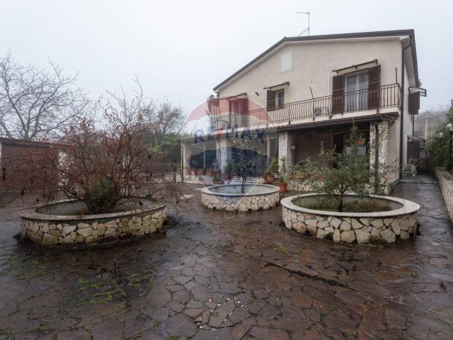 Casa in vendita a Pedara, Sicilia
